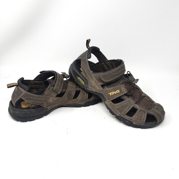 mens hiking sandals